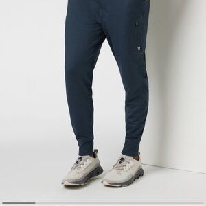 Vuori olive green Joggers with Drawstring